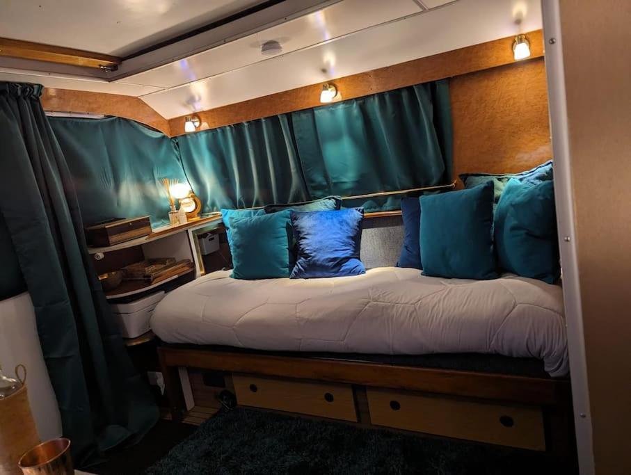 New Horizon - A Beautiful Boat Very Conveniently Located In Hotel en barco Chelmsford